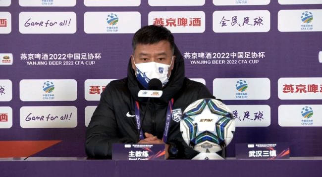 导演乔纳森·格雷泽 《头脑特工队》发布会 玛丽·露贝里深V爆乳抢镜 2015-05-19 当地时间5月18日,电影《头脑特工队》在戛纳举办室外发布会。